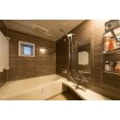 浴室はお手入れの楽なマンション用ユニットバス、LIXILのリノビオ1620。
大きなゆったり入浴できるサイズに、床の水はけも良く排水のお手入れも簡単な浴室になりました。