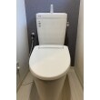 新しくなったトイレはLIXILの便器でおなじみのアクアセラミック、汚れがつきにくいので快適でお掃除が楽にもなります。
