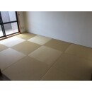 汚れやダニに強く色あせも少ない、最近人気の和紙畳で琉球風に変更しました。
