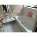 畳のように柔らかい洗い場の床が特徴のお風呂。浴室全体の断熱効果が高く、浴槽もお湯が冷めにくい魔法瓶が特徴です。