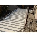 [ガルバリウム銅鈑カバー工法プラン10年保証]
葺き替えよりカバー工法の方がリーズナブルで、新しい屋根を被せる事で断熱性が増します。住みながらリフォームできるのも魅力です。