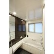 ユニットバスはLIXILの「スパージュ」です。1620サイズの広々としたリラックスできる浴室となっています。