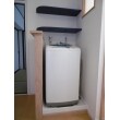 洗濯機のサイズに合わせて洗濯機パンは６４センチ幅の物にして、トイレのためのスペースを捻出しました。