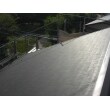 増築部分の屋根です。

屋根材は、色あせ汚れに強いカラーベストを採用。
パナソニック製の太陽光発電システムも採用し、エコにも対応しています。