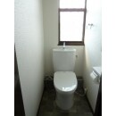 ２階のトイレも最新型便器に新しく交換しています。