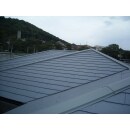 断熱性能を上げる機能を兼ねた　屋根材を使用致しました。