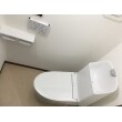 白を基調にした明るい雰囲気と、節水タイプのトイレで生活にも優しいリフォームを致しました。