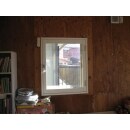 サッシ廻りには、内窓を設けました。ＰＬＡＳＴというメーカー製の樹脂サッシです。北海道などの地域でもよく使用される、とても断熱性能が高く、デザインも良い内窓です。今回は、大小あわせて12か所設置しました。