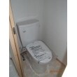 清潔感あふれるトイレスペースにするために、ウォシュレットもきれい除菌水搭載のアプリコットをご提案。また、内装がきれいになることでより一層清潔感のあるトイレ空間に。