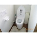 タンク式のトイレからタンクレスのトイレへ生まれ変わり、明るくスッキリとしたトイレ空間になりました。