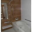 建て替え/新築工事をさせて頂きました。LIXILのユニットバス「アライズ」をご採用頂き、高断熱の浴槽はお湯の温度が下がりにくく、壁や床も汚れがつきにくい素材でお手入れもしやすい浴室になります。