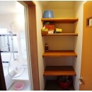 脱衣室に造り棚をと取り付けました。収納スペースが増え使い勝手がよくなりました。