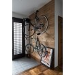 玄関ホールの一面にお気に入りの自転車かけ取り付け
玄関収納はオリジナルです。