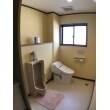 トイレの洋便器をタンクレスに変更
運気のいい黄色の壁紙に変更　明るいトイレになりました。