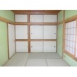 和室は壁を塗り替え、襖や障子、畳も新しくしました。