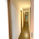 なるべく廊下には凸凹したスペースは作らずシンプルに、照明を多くつけて明るさを取るご提案を致しました。