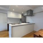 キッチンから始まる、家族団らんの心地よい空間