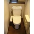 【既存のトイレ空間】
凹凸が多くお手入れがしにくい既存のトイレ
