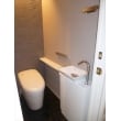 リフォーム後のトイレ：トイレはTOTO　ネオレストRH
手洗器はTOTO　レストルームドレッサー・セレクトシリーズMサイズにお取替え。
 限られたトイレスペースですが、コンパクトにスッキリ納まりました。
