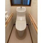 節水型トイレの交換とクロス張替え