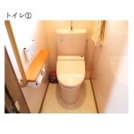 手すりを工夫して使いやすいトイレへ