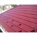 塗装後の屋根です。
屋根の色はパラサーモガーネットレッドで仕上ました。
落ち着いた赤色で雰囲気がとても良いです。