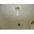 換気扇、室内灯を交換しました。室内灯の電球型蛍光灯は、点灯直後から明るくなり、すぐに明るさが必要な場所に最適です。