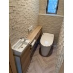 デザイン性と快適さを兼ね備えたトイレ空間