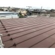 ケレンをしてから錆止めをいれ、中塗り・上塗りとしっかり塗料の膜で覆って屋根を守ります。