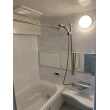 老朽化してしまった浴室を、LIXILリノビオVでリフォームしました。
1216サイズから1317サイズにサイズアップ。
「浴暖」「追い焚き機能」を追加でつけました。
