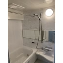 老朽化してしまった浴室を、LIXILリノビオVでリフォームしました。
1216サイズから1317サイズにサイズアップ。
「浴暖」「追い焚き機能」を追加でつけました。