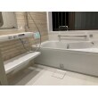 ユニットバス（TOTO：シンラ）のファーストクラス浴槽で上品な美しさとやすらぎを生み出します。
