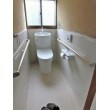 和式トイレ特有の段差がなくなり、手すりも付いて、安心のトイレになりました。