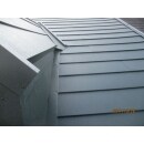 屋根は耐久性のメンテナンスの楽な素材で取替。