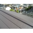 大屋根・下屋根・庇ともカバー工法工事で葺き替えました。遮熱性鋼板と断熱材が入った屋根材ですので暑さ寒さも軽減が期待されます。