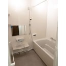 シンプルでスッキリとした浴室に生まれ変わりました。

TA社の壁パネルは磁石がくっつきますので、収納棚やタオル掛け、シャンプーボトルなどがどこにでも取付出来て便利です。

また丈夫な材質・素材を使用しているのも特徴の一つです。