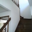 階段のクロス工事を行いました。クロスの貼り替えで家の中が、とても明るくなりました。
