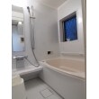 在来タイルの浴室からシステムバスTOTOサザナへ変更。
お掃除がしやすくて、ユニバーサルデザインで使いやすくて安心。なによりも冬暖かく入浴できるのが最高です。