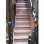 急な外階段には滑り止めを取付 階段 リフォーム事例 施工事例 No B リフォーム会社紹介サイト ホームプロ