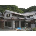 お婆さまが長くやっておられたお店を居宅に（外壁）