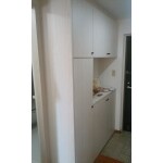 建具に合わせ、既設収納にシート貼り。新設みたいになりました。