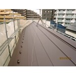 耐震性を高めるため屋根を軽くしました