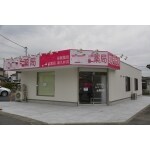薬局内の間取りはシンプルに広々と