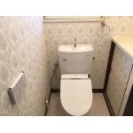 真っ白な清潔感あるトイレ
