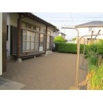 草取り対策です。