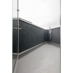 屋上は汚れが目立たない仕様に