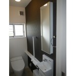 おトイレはお掃除しやすく収納が充実