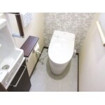 ウイリアムモリスの壁紙 いちご泥棒 をトイレに貼りました トイレ リフォーム事例 施工事例 No B リフォーム会社紹介サイト ホームプロ