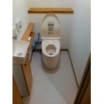 	機能的な手洗いカウンターを新設した、1DAYトイレリフォーム