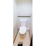 明るく掃除がしやすいトイレへ